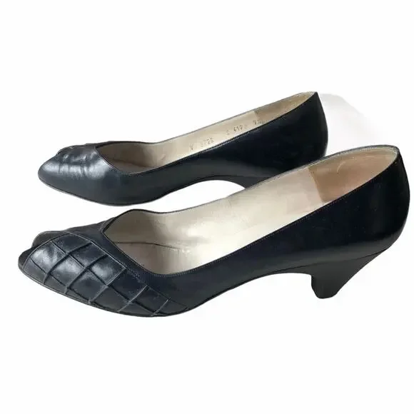 Bruno Magli Peep Toe Pump Navy 9.5 AA Vintage